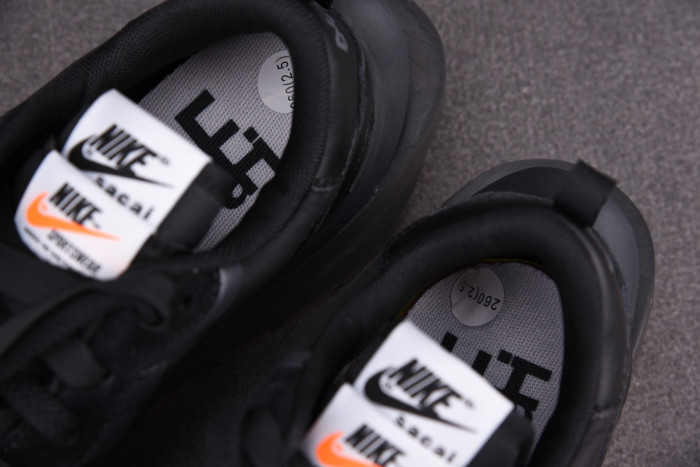 Nike Sacai x VaporWaffle 'Black Gum DD1875 001 - CCSHOES
