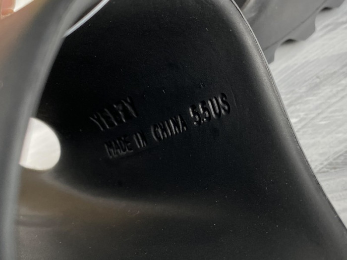Adidas Yeezy Slide Black FX0495 - CCSHOES