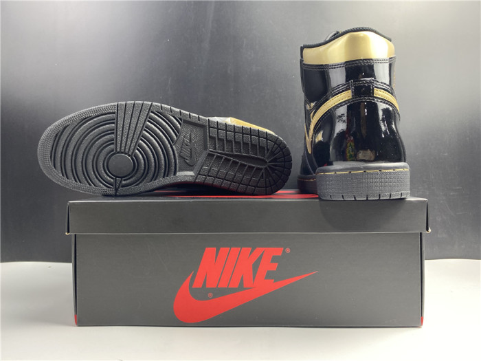 AIR JORDAN 1 RETRO HIGH BLACK METALLIC GOLD (2020) 555088-032 - CCSHOES
