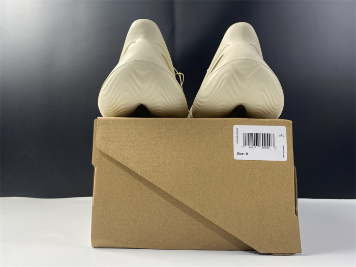 Adidas Yeezy Foam RNNR Sand FY4567 - CCSHOES