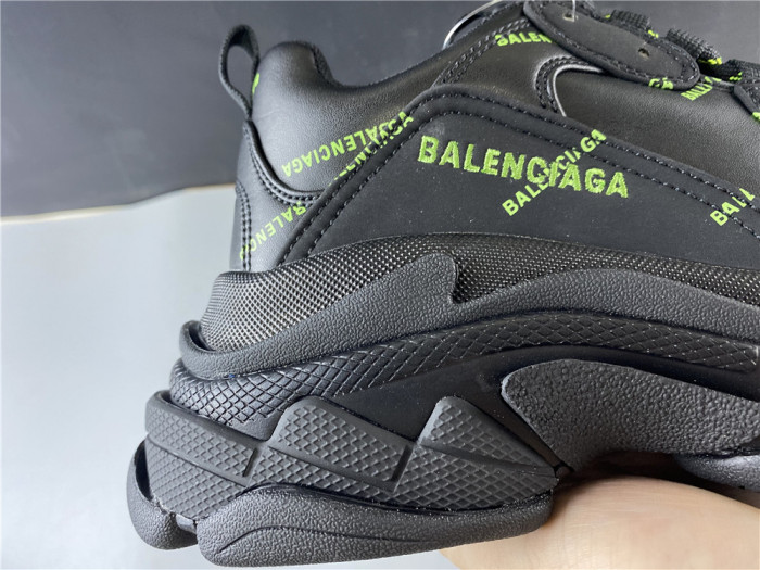 BLCG SNEAKER TRIPLE.S.GOMMA BLACK 524039 W2FA1 7633 - CCSHOES