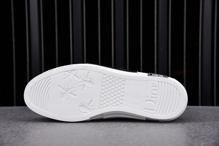 DR Homme Kaws Sneaker - CCSHOES