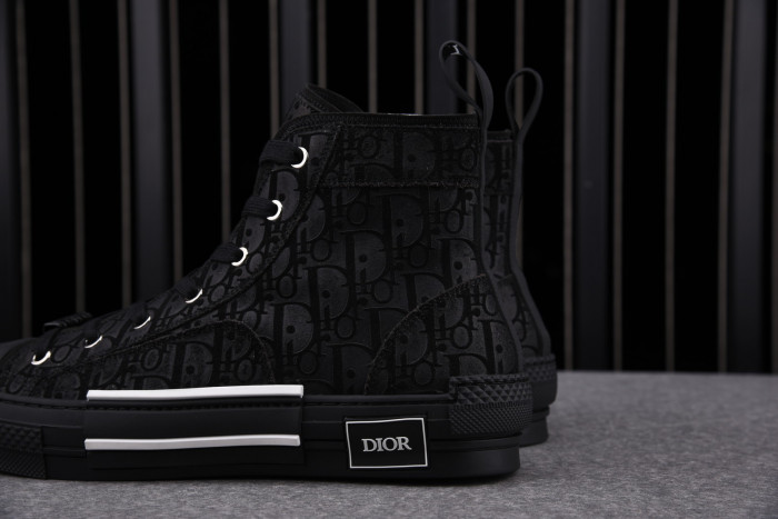 DR Homme Kaws - CCSHOES
