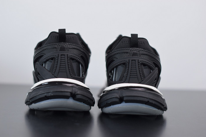 BLCG Track 2 570391 W2GN3 1090 - CCSHOES