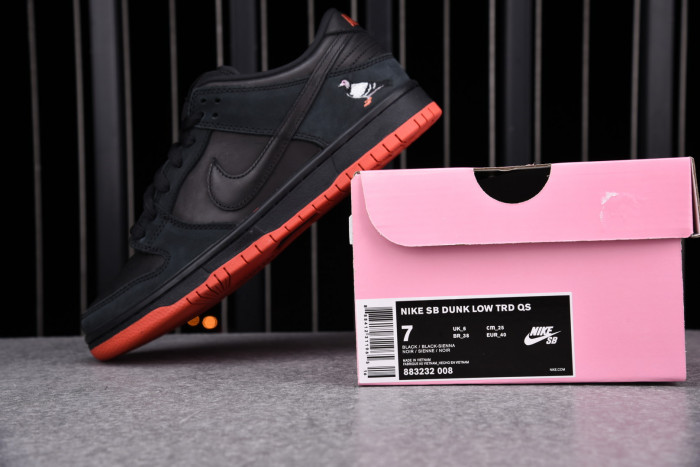 Nike SB Dunk Low Black Pigeon 883232-008 - CCSHOES