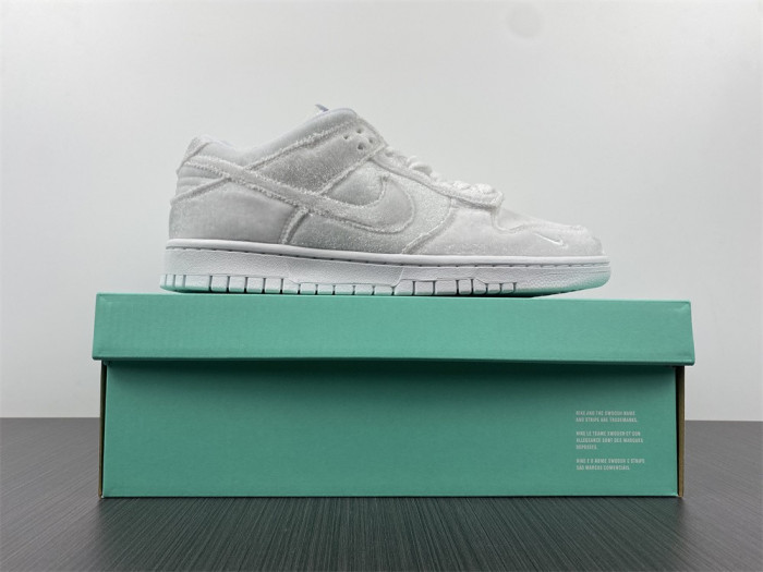 Dover Street Market x Nike Dunk Low “Triple White” DH2686-100 - CCSHOES