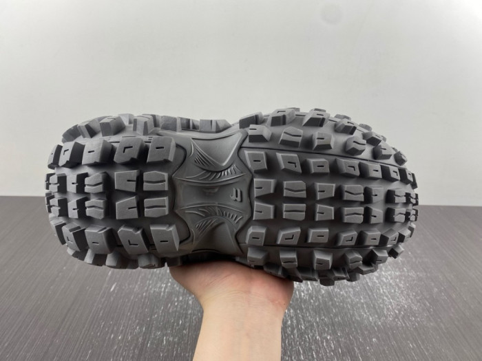 BLCG DEFENDER SNEAKER 685613-W2RA6 3000 - CCSHOES