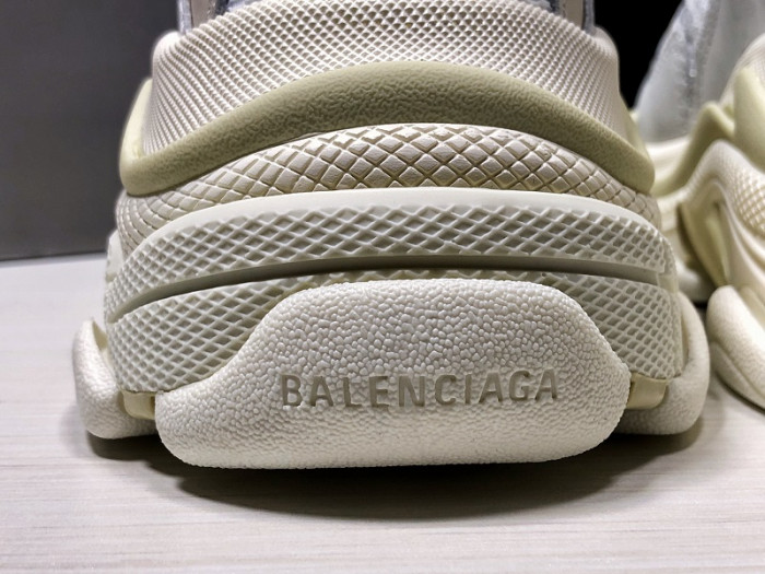 BLCG Triple S White (W) 524036-W09E1-9000 - CCSHOES