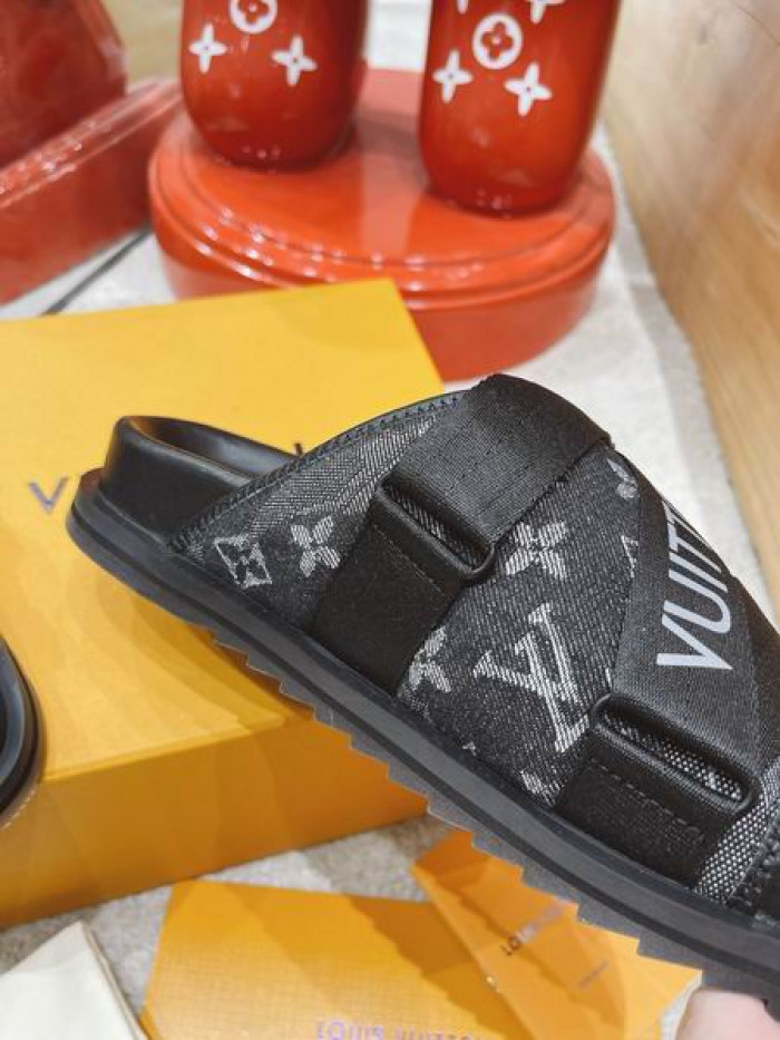 LV SLIPPERS - CCSHOES