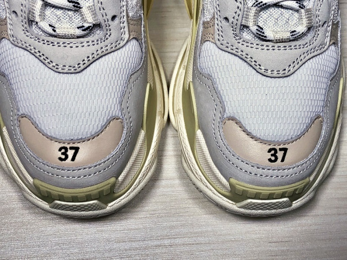 BLCG Triple S White (W) 524036-W09E1-9000 - CCSHOES