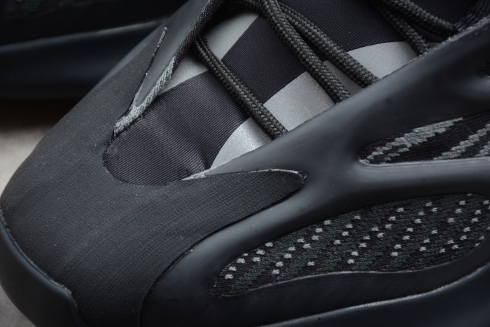 Adidas Yeezy Boost 700 V3 “Black” H67799 - CCSHOES