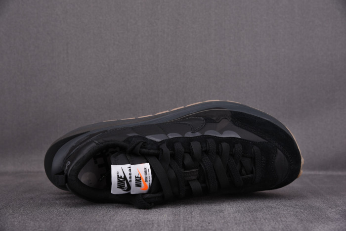 Nike Sacai x VaporWaffle 'Black Gum DD1875 001 - CCSHOES