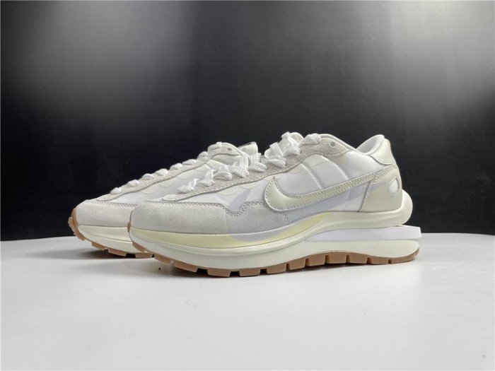 NIKE VAPORWAFFLE SACAI WHITE DD1875-100 - CCSHOES