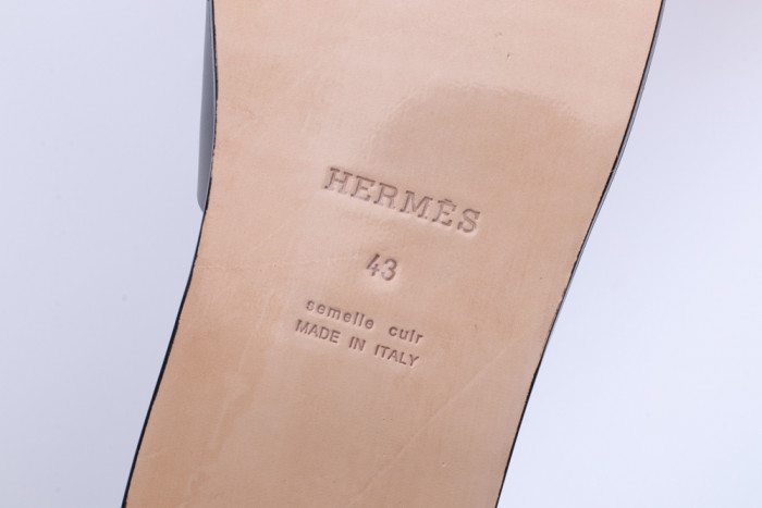 Herme Slippers - CCSHOES