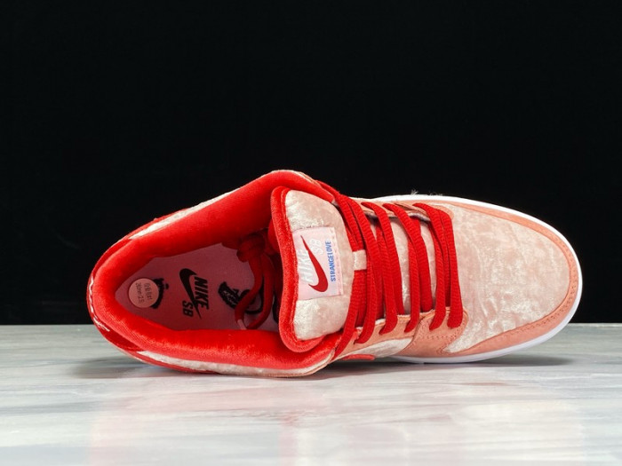Nike SB Dunk Low StrangeLove Skateboards CT2552-800 - CCSHOES