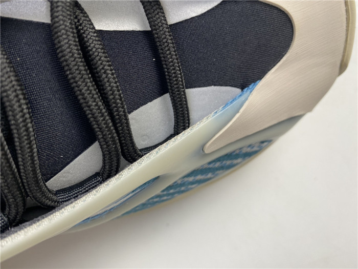 ADIDAS YEEZY 700 V3 GY0260 - CCSHOES