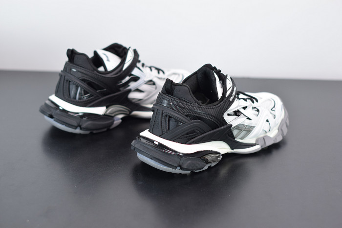 BLCG Track 2 570391 W2GN3 1090 - CCSHOES