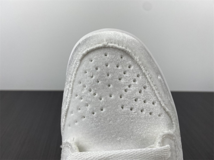 Dover Street Market x Nike Dunk Low “Triple White” DH2686-100 - CCSHOES