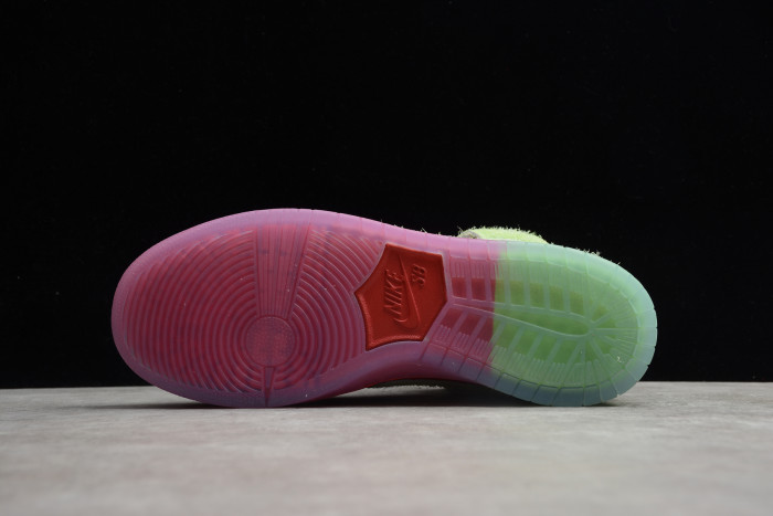Nike SB Dunk High Strawberry Cough CW7093-600 - CCSHOES