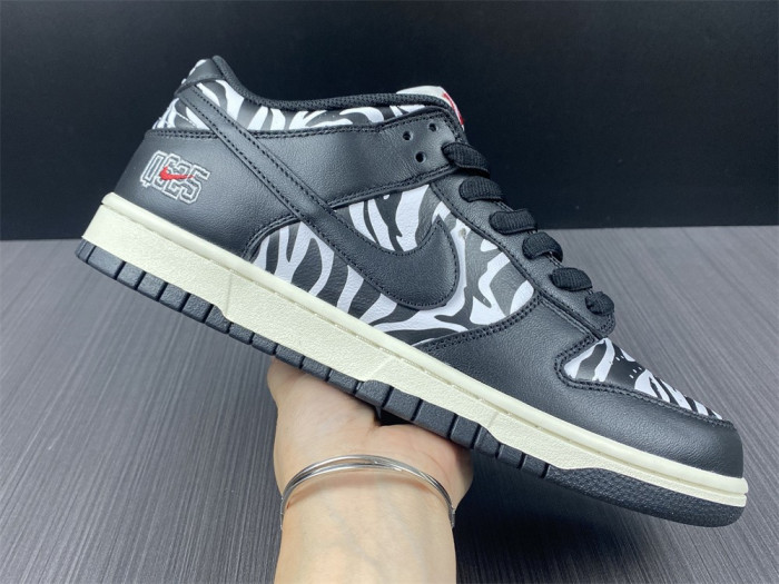 Quartersnacks x Dunk Low SB 'Little Debbie’s Zebra Cakes' DM3510-001 - CCSHOES