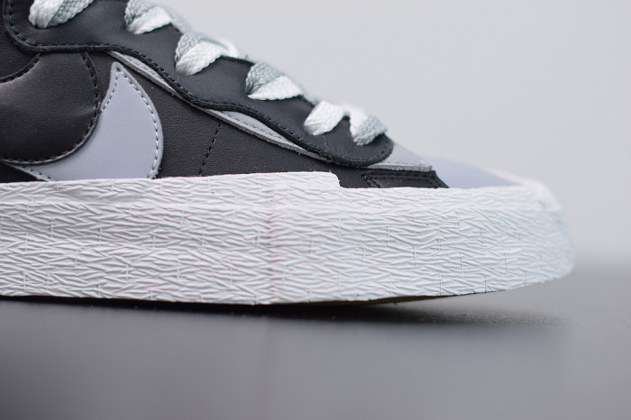 SACAI X NIKE BLAZER MID BLACK GREY BV0072-002 - CCSHOES