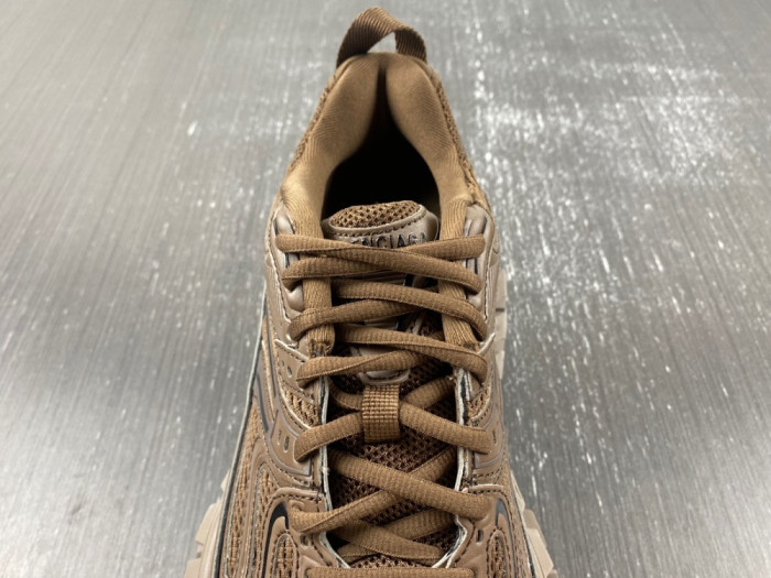 BLCG DEFENDER SNEAKER 685613-W2RB5 2408 - CCSHOES