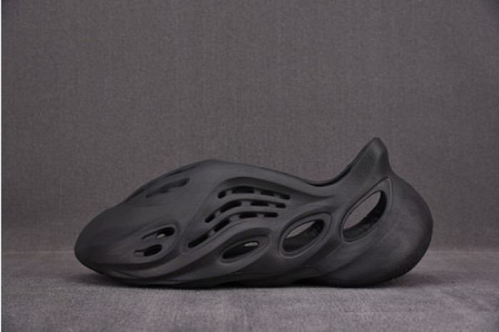 ADIDAS YEEZY FOAM RNNR ONYX HP8739 - CCSHOES