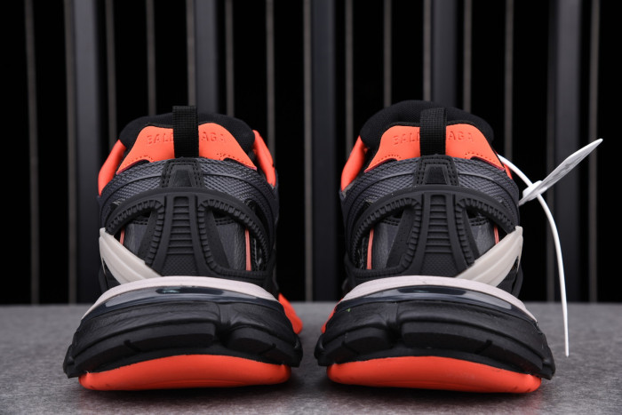 BLCG Track 2 568614 W2GN3 1350 - CCSHOES