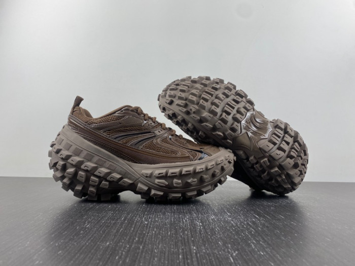 BLCG DEFENDER SNEAKER 685613-W2RB5 2408 - CCSHOES