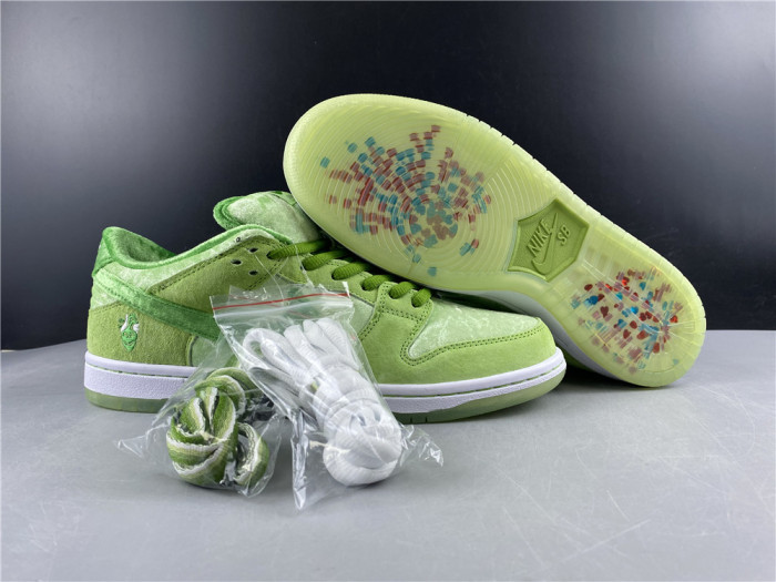Nike SB Dunk Low PRO QS StrangeLove Skateboards CT2552-300 - CCSHOES