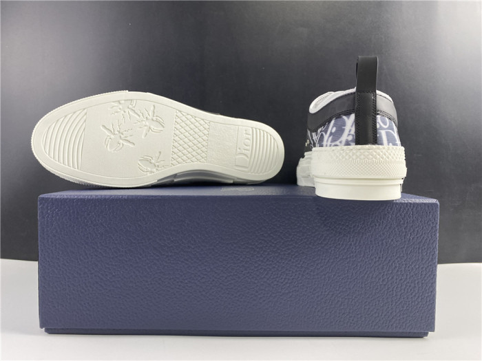 DR B23 Low Top Oblique Sneaker Black & White - CCSHOES