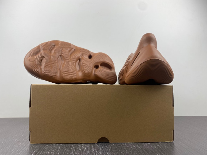ADIDAS YEEZY FOAM RNNR “Flax” HP5335 - CCSHOES