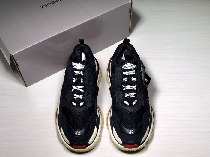 BLCG TRIPLE S TRAINER 'BLACK RED' 2018 533882 W09O1 1000 - CCSHOES