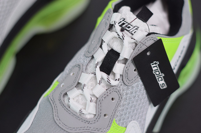 BLCG SNEAKER TRIPLE.S.GOMMA GREY WHITE GREEN 541624 W2FR1 8297 - CCSHOES