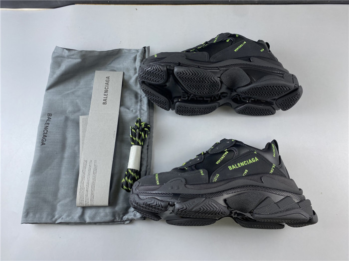 BLCG SNEAKER TRIPLE.S.GOMMA BLACK 524039 W2FA1 7633 - CCSHOES
