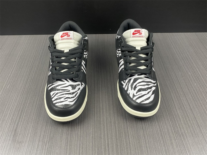 Quartersnacks x Dunk Low SB 'Little Debbie’s Zebra Cakes' DM3510-001 - CCSHOES