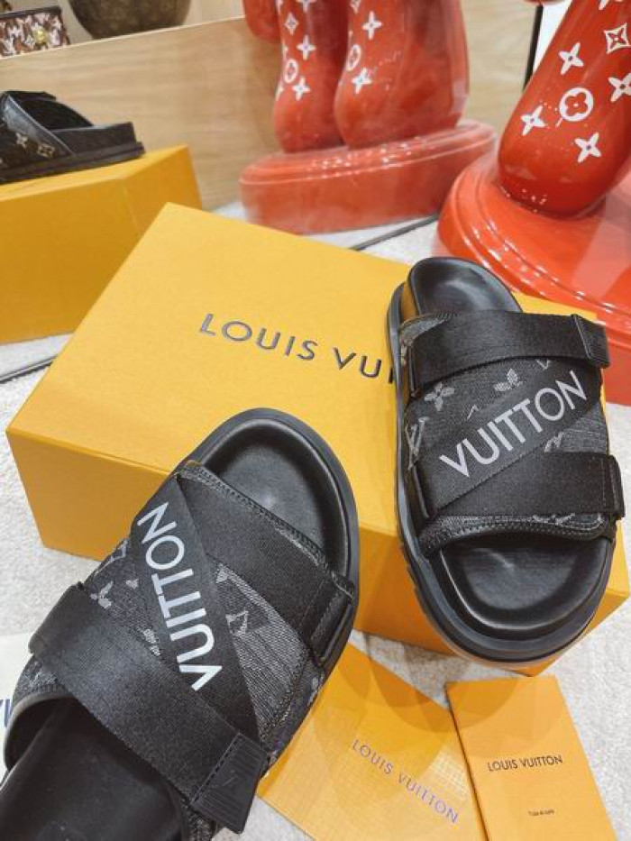 LV SLIPPERS - CCSHOES