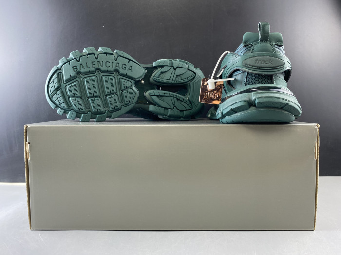 BLCG Track 3.0 542023 W2LA1 3004 - CCSHOES