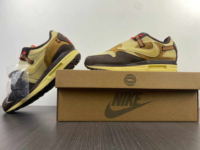 TRAVIS SCOTT x NIKE AIR MAX 1 DO9392-200 - CCSHOES