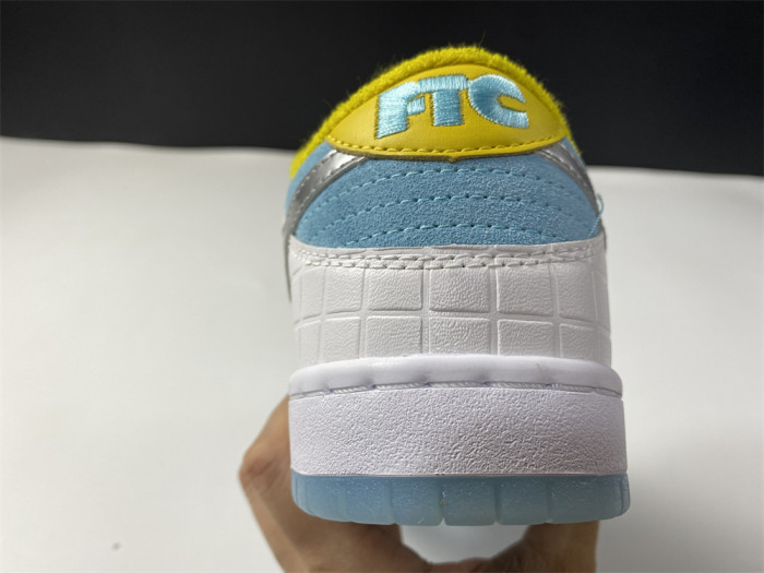 FTC x Nike SB Dunk Low DH7687-400 - CCSHOES