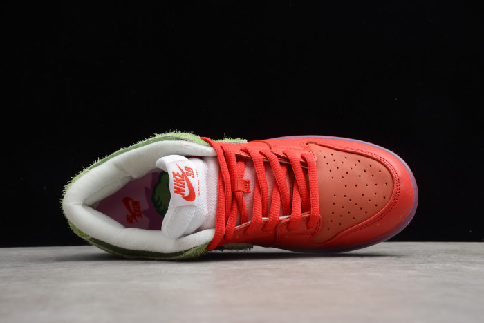 Nike SB Dunk Low Strawberry Cough CW7093-601 - CCSHOES