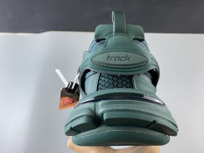 BLCG Track 3.0 542023 W2LA1 3004 - CCSHOES
