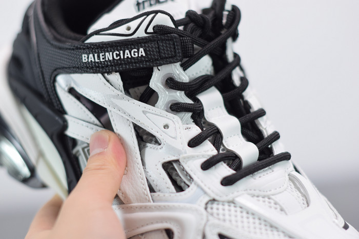 BLCG Track 2 570391 W2GN3 1090 - CCSHOES