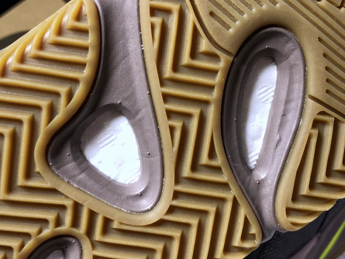 Adidas Yeezy Runner Boost 700 "Mauve" EE9614 - CCSHOES