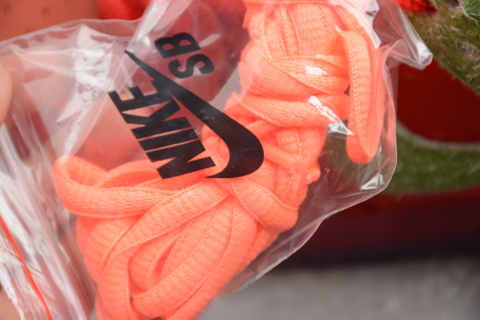 Nike SB Dunk Low Strawberry Cough CW7093-601 - CCSHOES