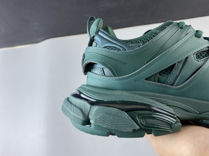 BLCG Track 3.0 542023 W2LA1 3004 - CCSHOES