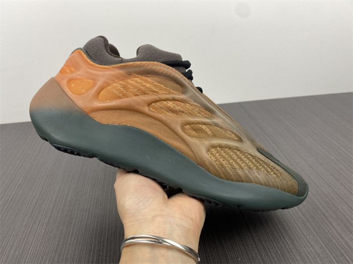 Adidas Yeezy Boost 700 V3 Copfade GY4109 - CCSHOES