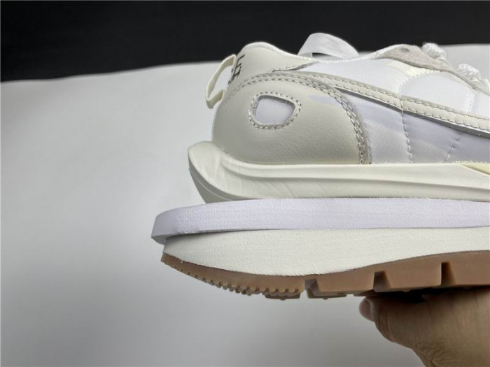 NIKE VAPORWAFFLE SACAI WHITE DD1875-100 - CCSHOES