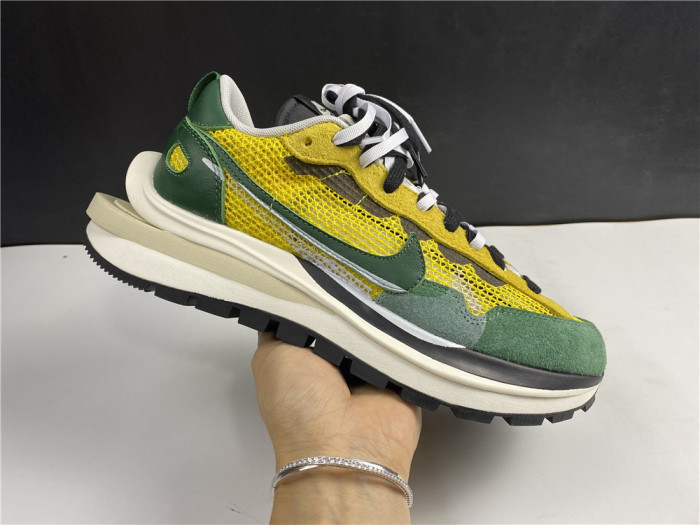 NIKE VAPORWAFFLE SACAI TOUR YELLOW STADIUM GREEN CV1363-700 - CCSHOES
