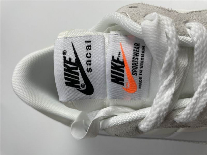 NIKE VAPORWAFFLE SACAI WHITE DD1875-100 - CCSHOES
